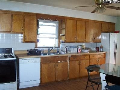 4th image of 2118 Russell Ave