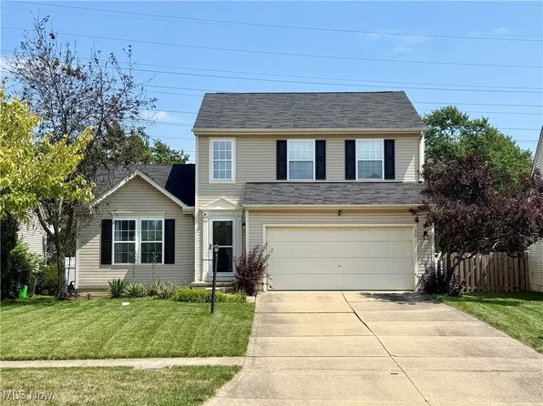 130 Stonefield Dr, Berea, OH 44017