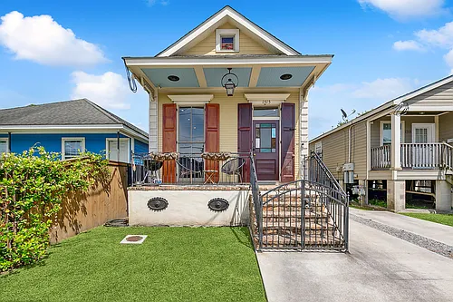 1515 Desire St Photo 1
