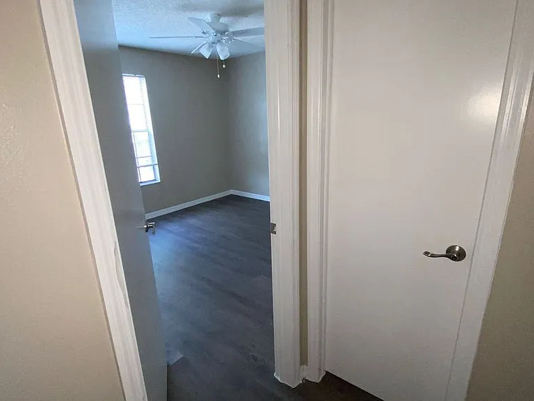 Saint Andrews Square Townhomes — Photo 19