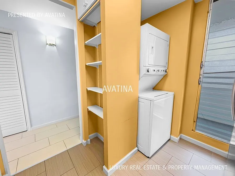 Video! Terrific Greenwood Condo in Salt Lake — Photo 3