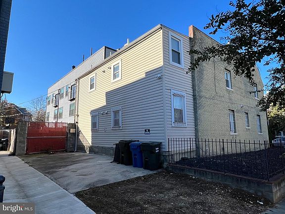 2nd image of 1819 D St NE