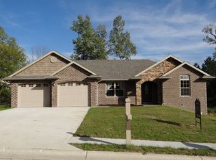 475 Edwards Dr, Holts Summit, MO 65043
