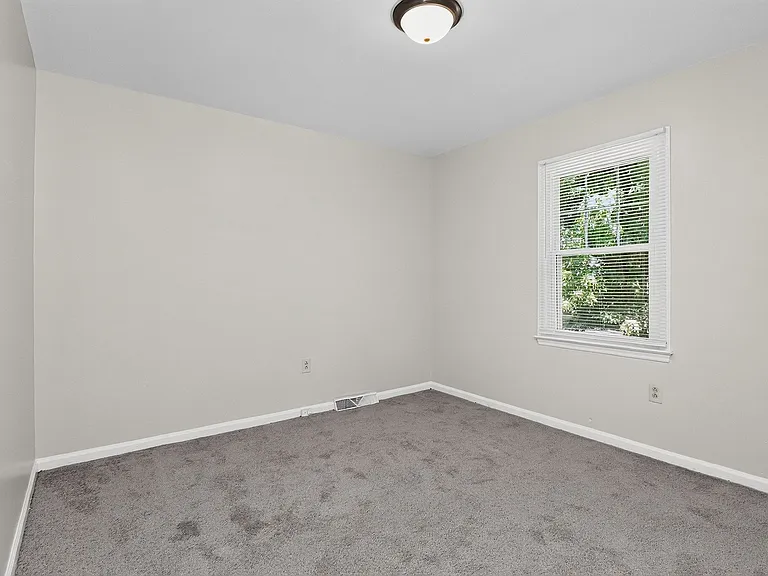 4307 Saxonbury Way — Photo 12