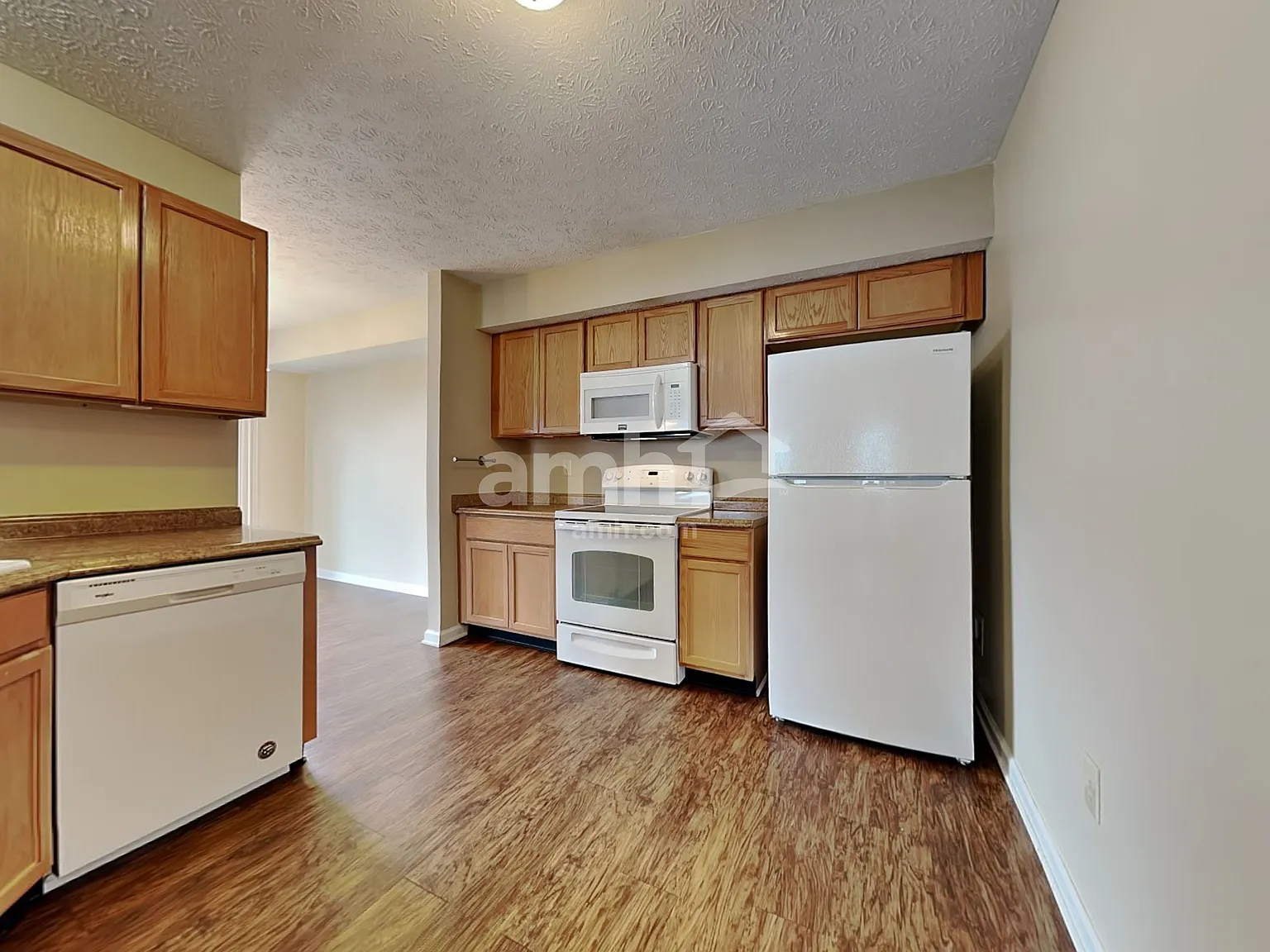 3 bed, 2.5 bath, 1840 sqft, $2,045 — Photo 3