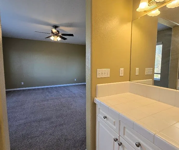 4225 N Del Rey Ave — Photo 30