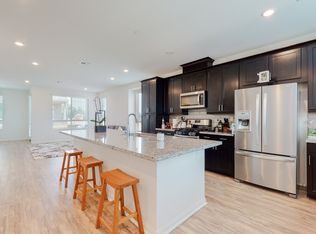 20601 Oakglen Ln, Winnetka, CA 91306