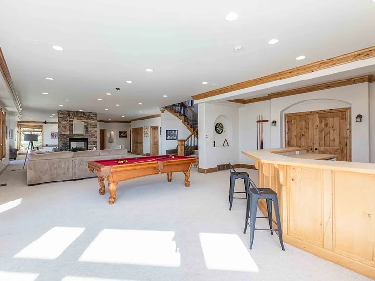 Building's Lounge
