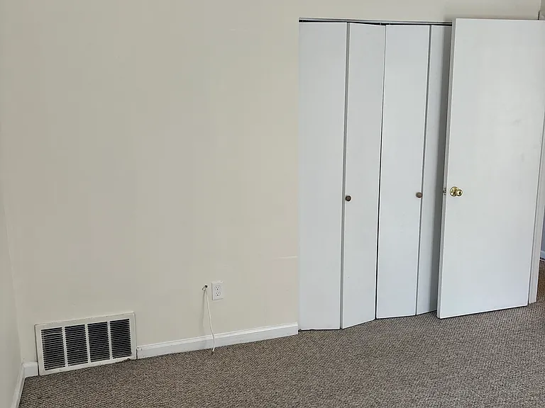 10 Woodsedge Dr — Photo 5