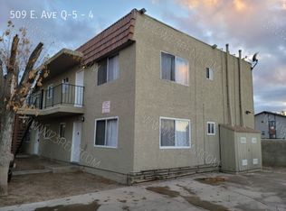 509 E Avenue Q #5-4, Palmdale, CA 93550