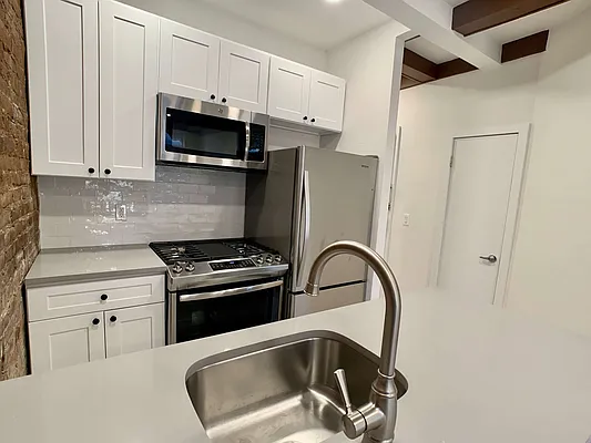 Rented by Building Equity Real Estate LLC | media 14