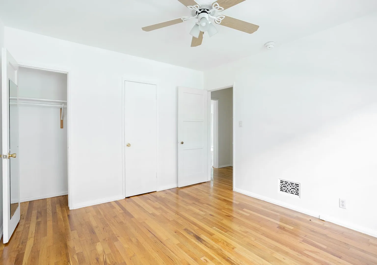 Maple Dr Apartments — Photo 2