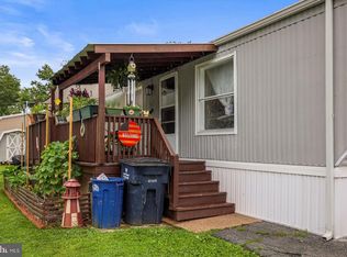 16 Earl Ln, Lititz, PA 17543