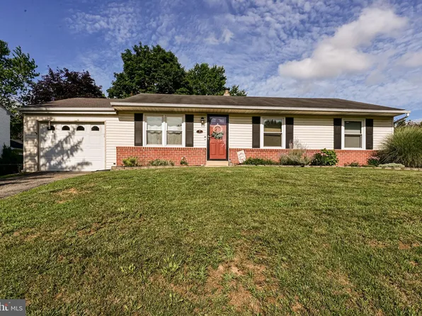 7 N Kingscroft Dr, Bear, DE 19701