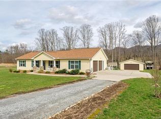 62 Lindsey Loop Rd, Fletcher, NC 28732