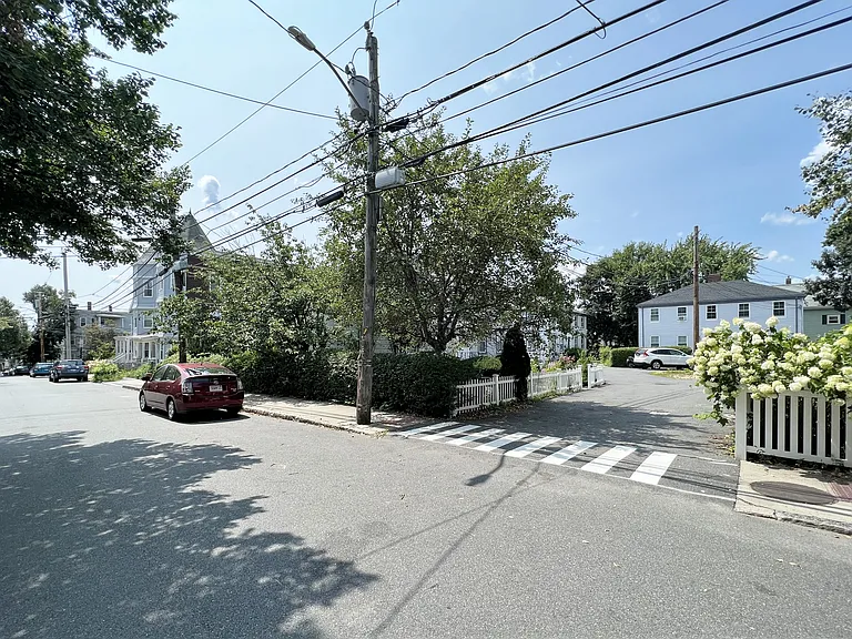 32 1/2 Linden Ave #1 — Photo 12