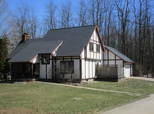 44237 Woodview Dr, Mattawan, MI 49071