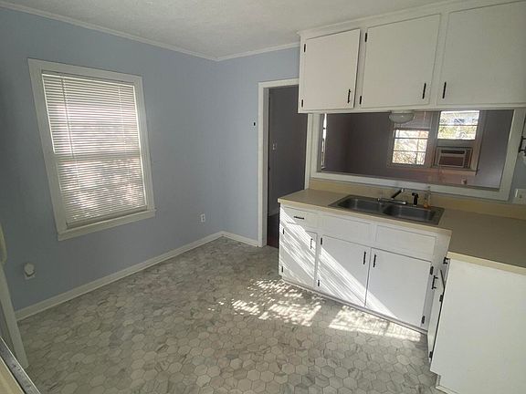 2nd image of 1310/1312 Blankenship Dr