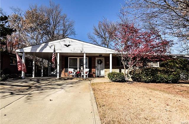 1st image of 285 Gerald Ave