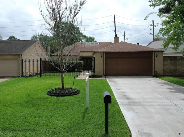 1827 Ash Meadow Dr, Houston, TX 77090