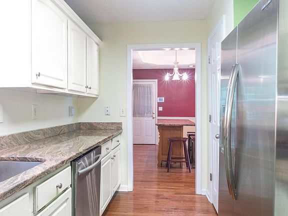 4th image of 60 Bartles Dr