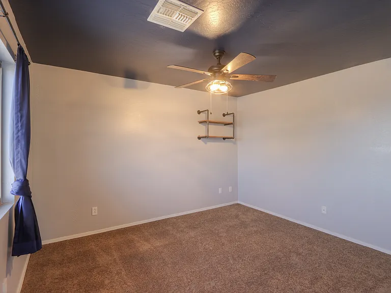305 W Settlers Trl — Photo 20