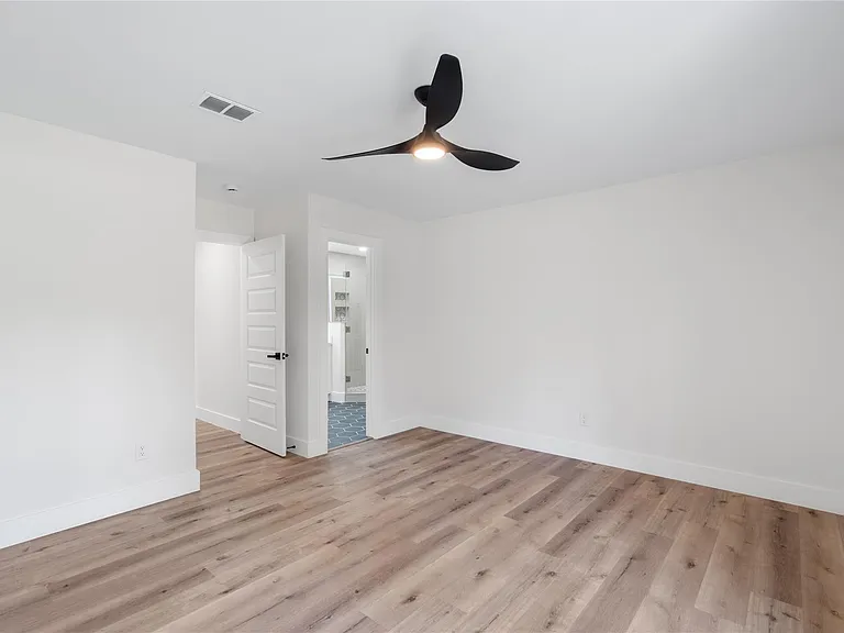 12019 Beth Ln — Photo 17