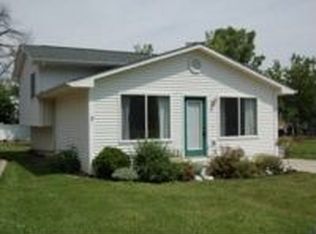 3854 Lawley Ave, Waterford, MI 48328