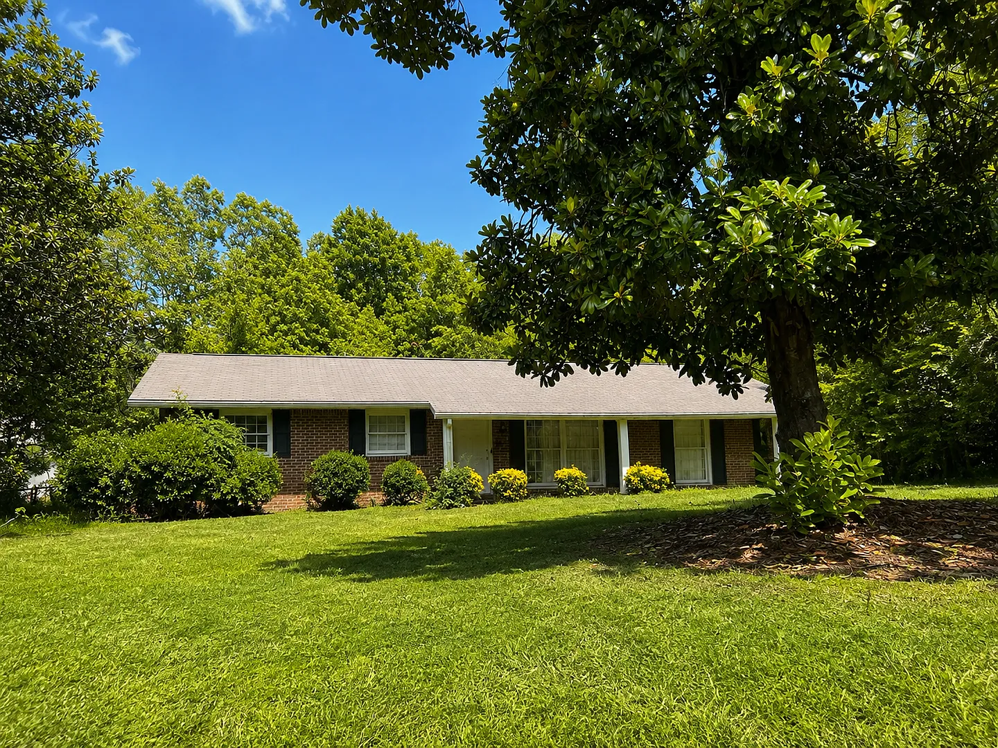 Comfortable Living in a WellConnected Columbus Neighborhood — Photo 3
