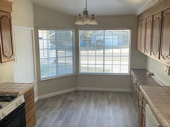 2nd image of 706 Violet Ln