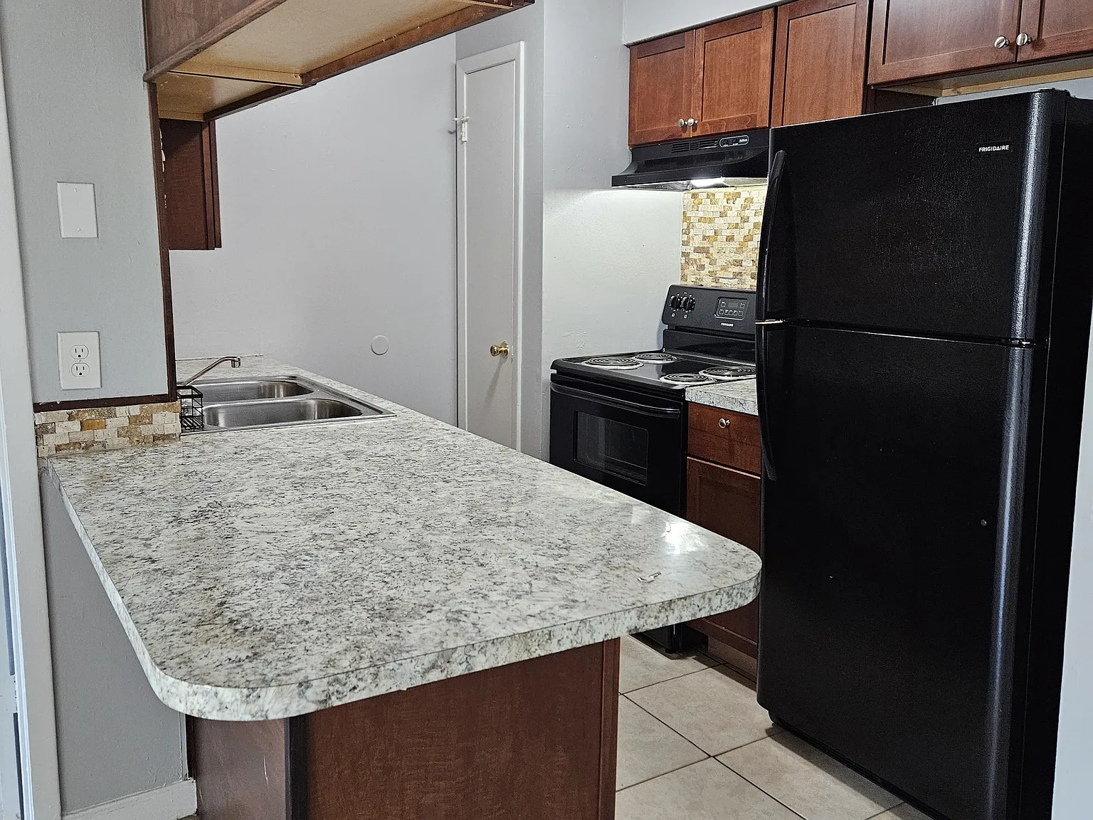 12-205 Berry Tree Pl — Photo 1