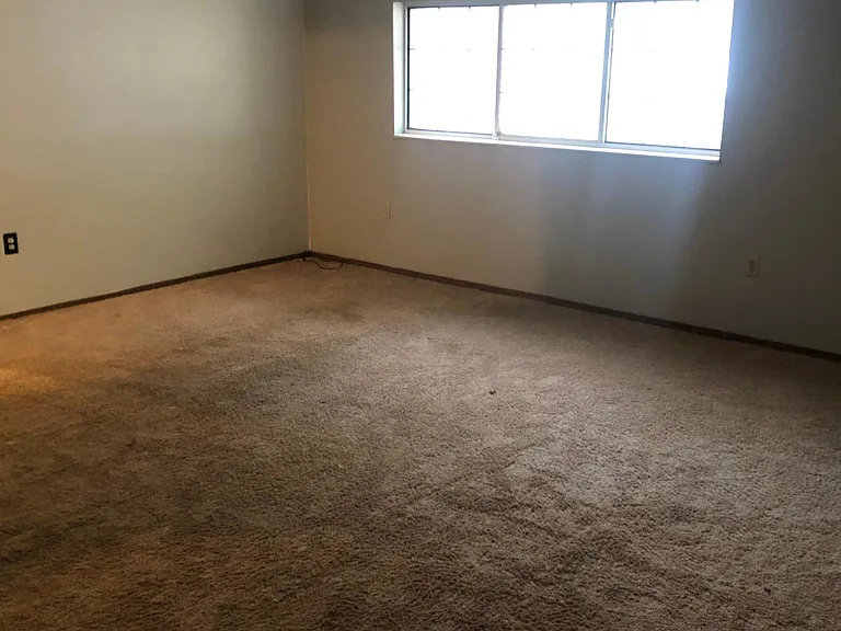 3 Stratford Dr #102 — Photo 2