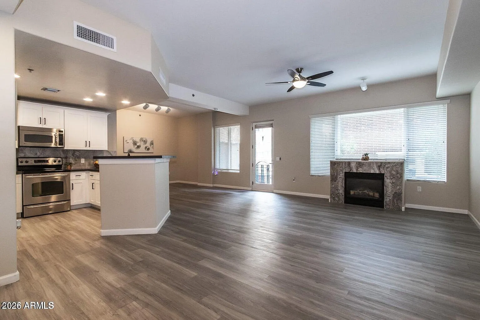 2 bed, 2.5 bath, 1687 sqft, $2,450 — Photo 3