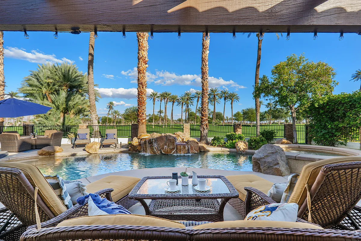 56408 Palms Dr — Photo 1