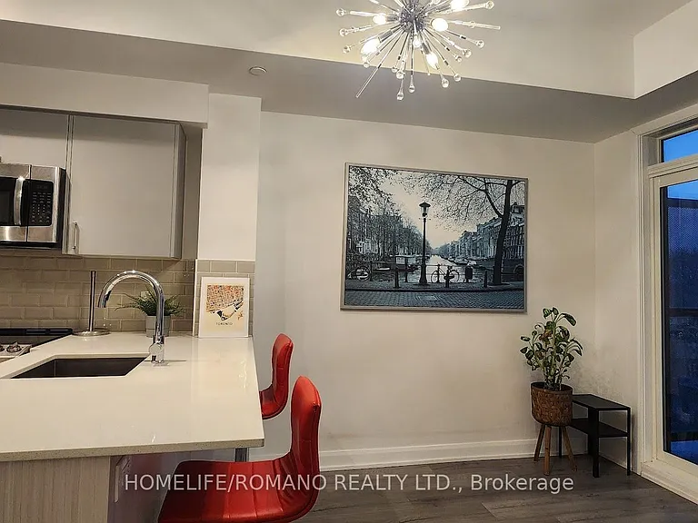 385 Osler St #411 — Photo 3