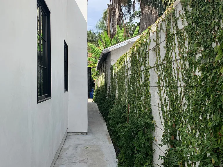 719 N Formosa Ave — Photo 5