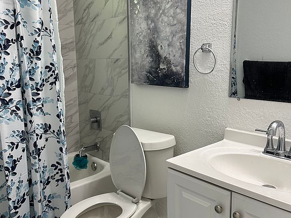 5th image of 2423 E 19th Ave