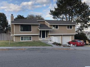 1024 W 14th Pl, Kennewick, WA 99337