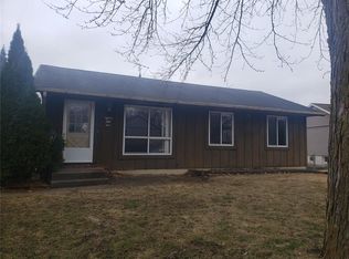 1555 Broadview Ct, Ely, IA 52227