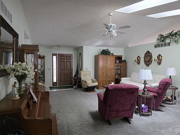 4th image of 600 Winding River Dr