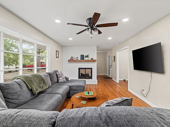 5th image of 1818 Hermitage Dr