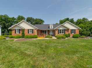 16275 Lone Cabin Dr, Wildwood, MO 63005