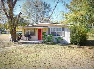 818 8th St, Chipley, FL 32428