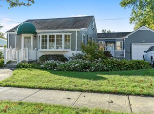 46 Shoreham Rd, Massapequa, NY 11758