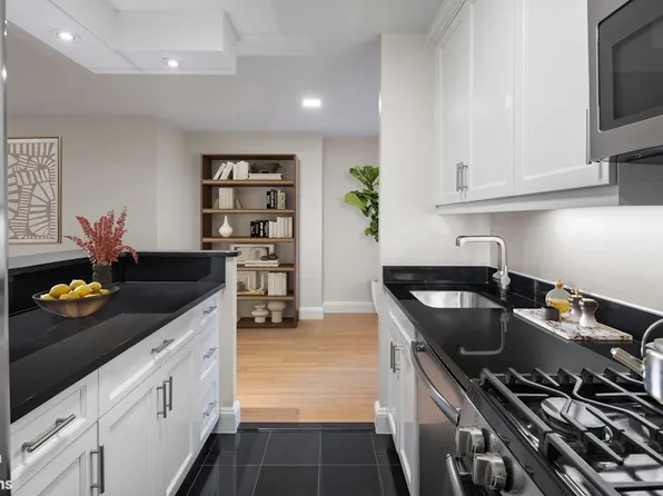 155 West 68th Street image 4 of 18