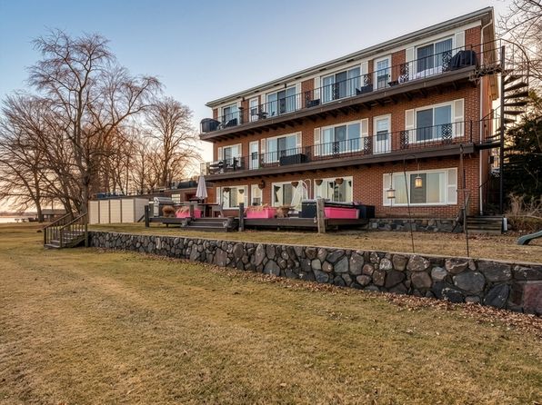11859 N Main St, Whitmore Lake, MI