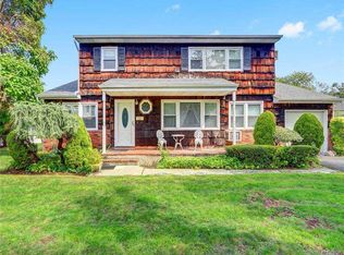 62 Field Ave, Hicksville, NY 11801