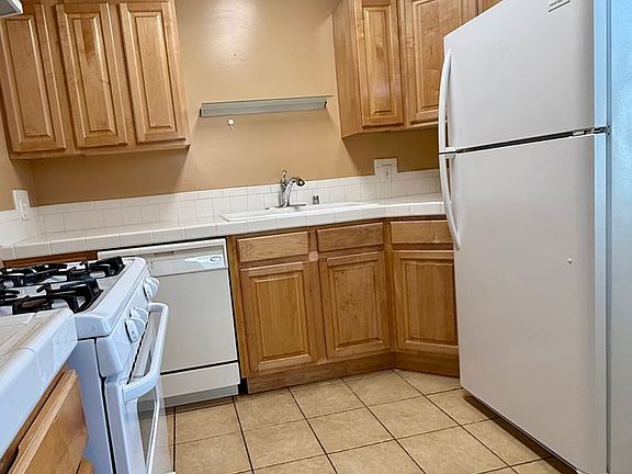 4th image of 4433 E 4th St #4421-3