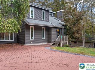 1212 Brentwood Dr, East Stroudsburg, PA 18301
