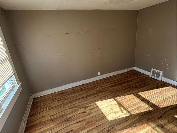 2nd image of 2327 Switzer Ave